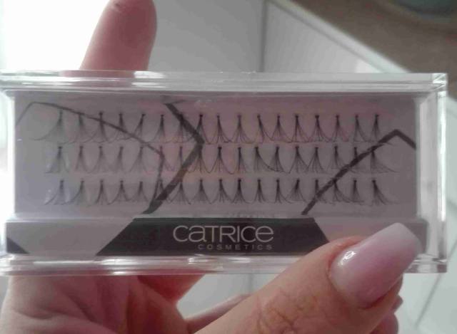 Künstliche Wimpern kleben und pflegen | Catrice Single Lashes