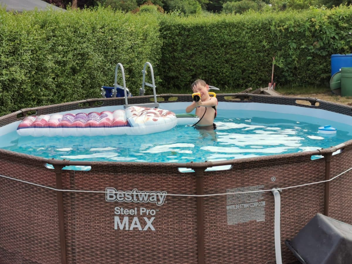 Test: Bestway Steel Pro Max Frame Pool 366×100 | Bestway Pool in Rattanoptik | Aufstellpool für den Garten planen und aufbauen